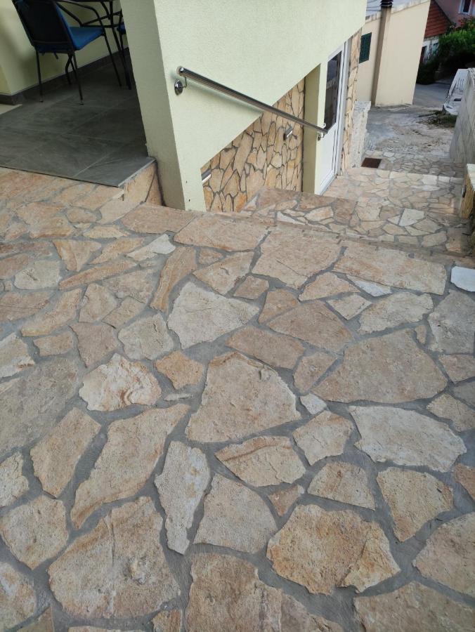 Mira 2 Apartment Zagvozd Екстериор снимка