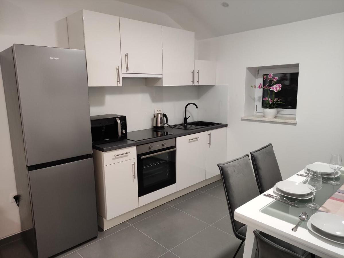 Mira 2 Apartment Zagvozd Екстериор снимка